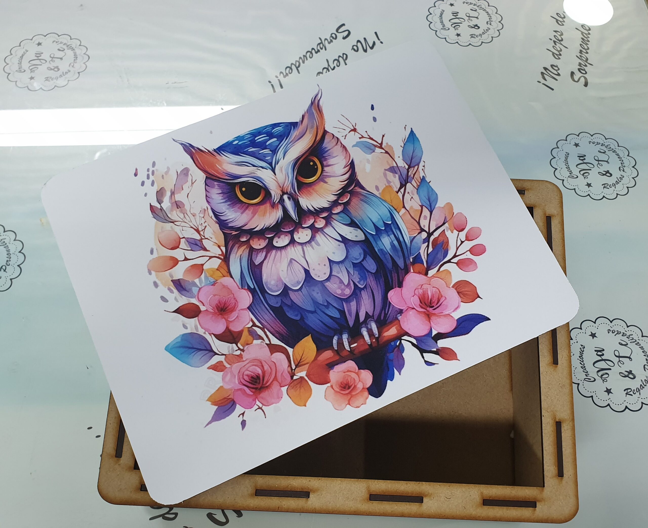 Caja de madera cuadrada personalizada