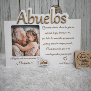 Marco de fotos personalizado con frase grabada y nombre en relieve
